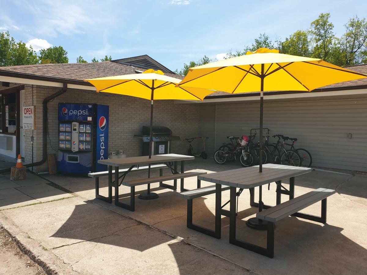Pinawa Motel Exterior photo